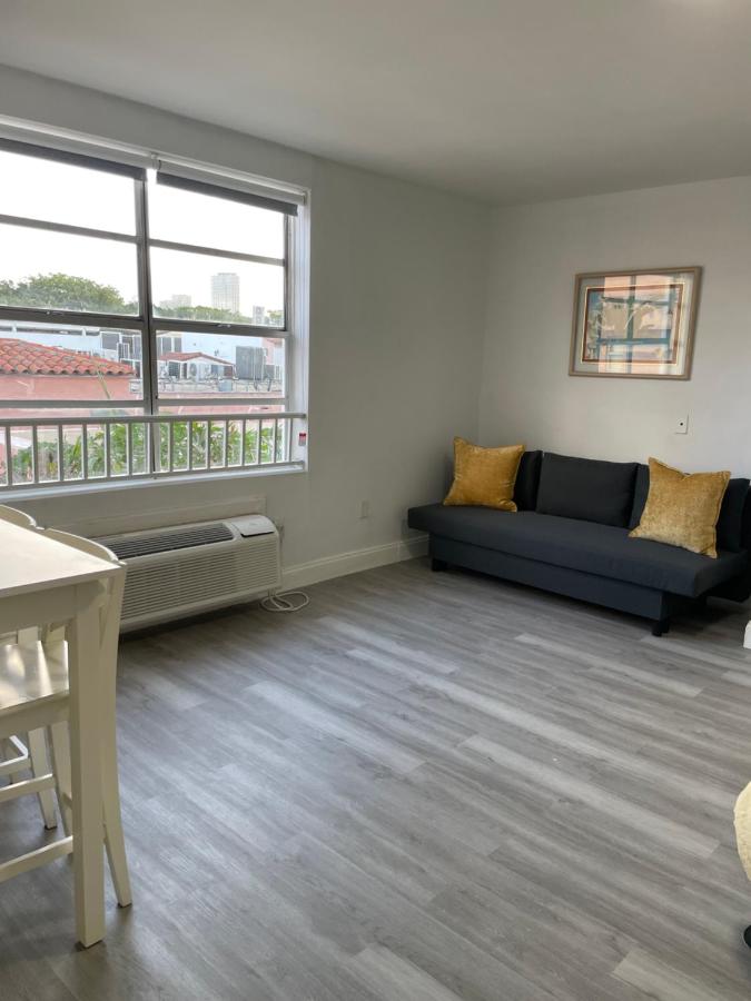 TROPICAL HAVEN POOL & 2BLOCKS TO BEACh - 3