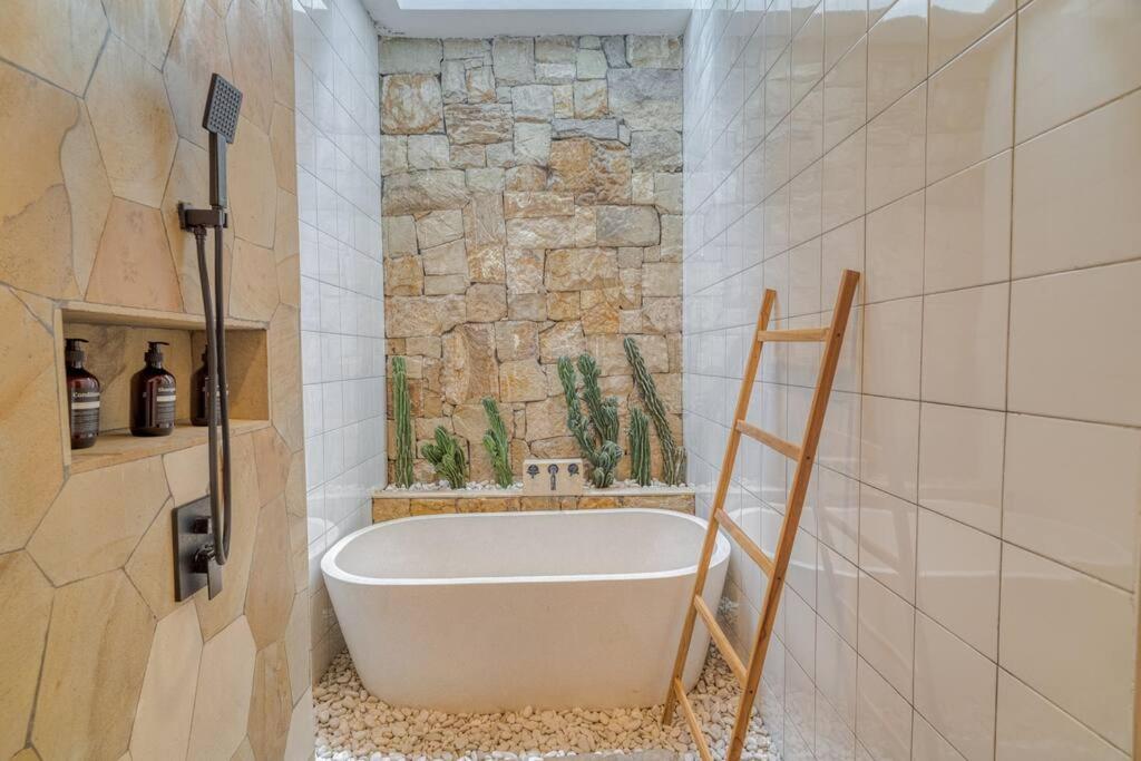 Amritaz - Brand New 2 Bedroom in Uluwatu - 3