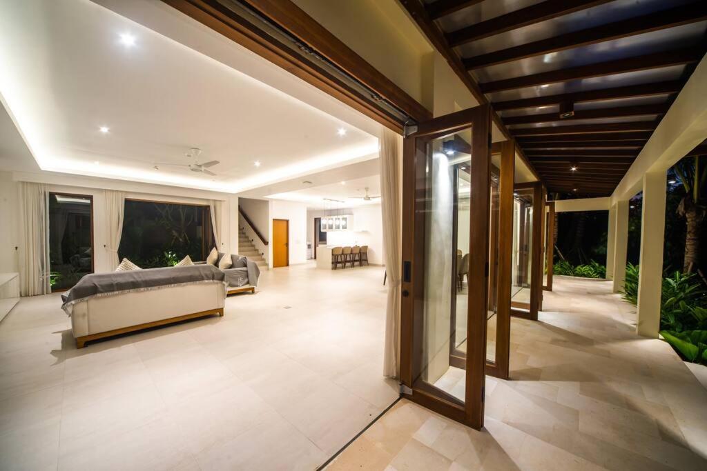 Luxury Bella Vista Villa - 2