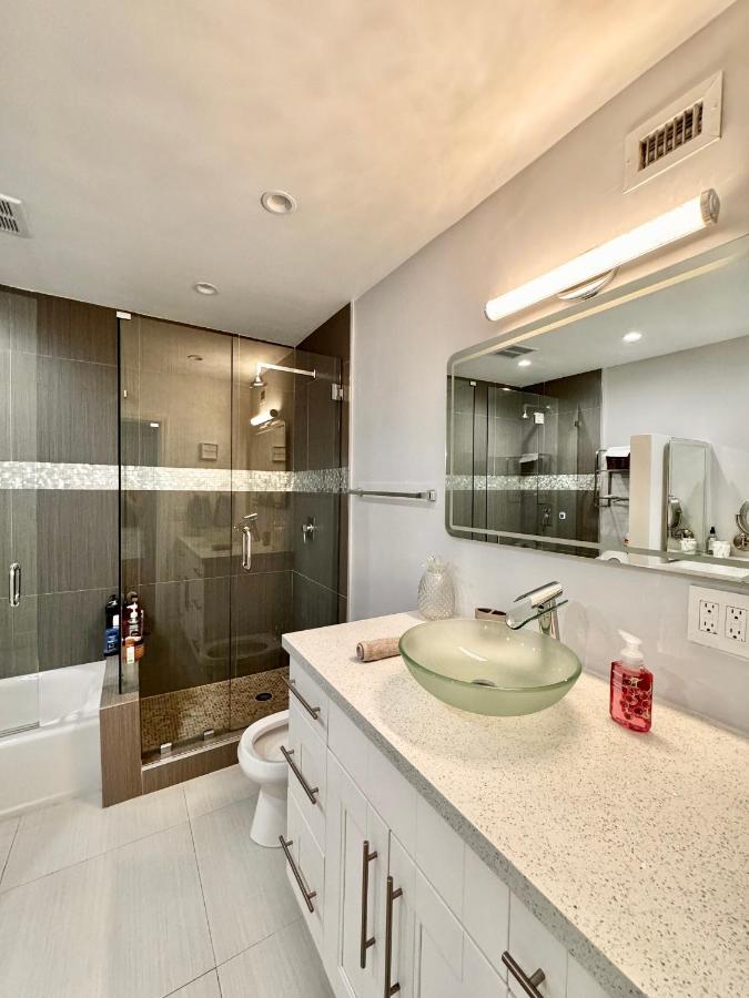 Modern Miami Oversized 3 Bedroom in Central Location - 3