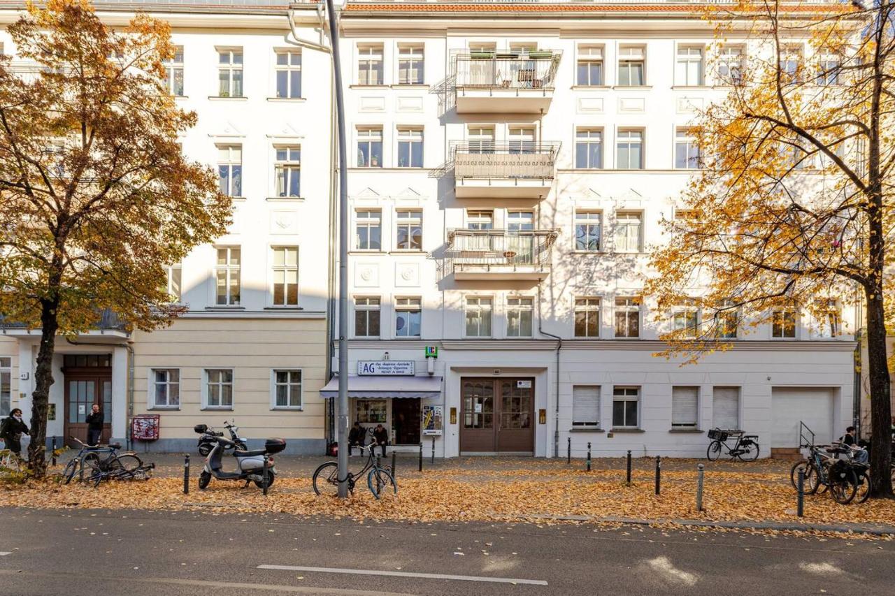 STUDIO IN EINEM RUHIGEN GARTEN, in der MITTE