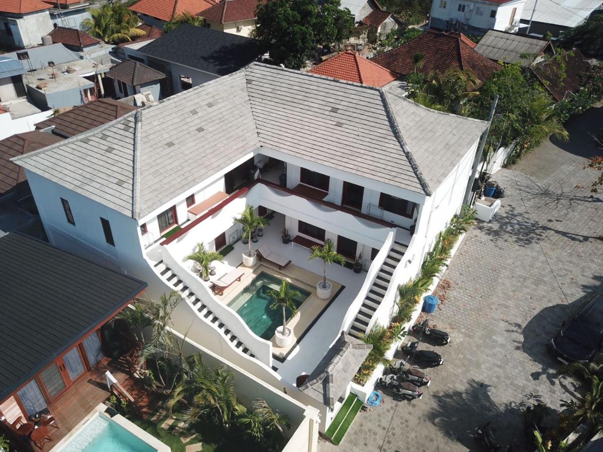 Uluwatu Stay's Deluxe Room #8 - 2