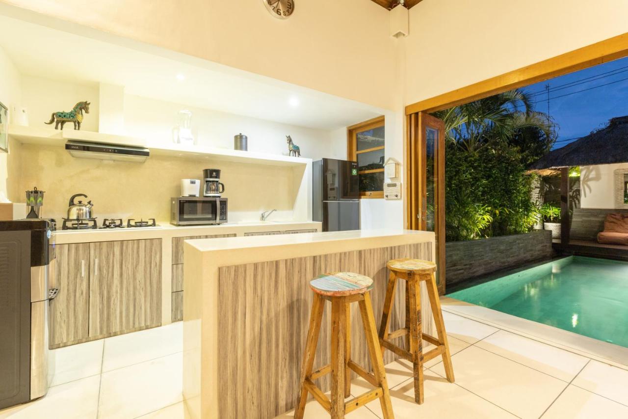 Luxurious and Cozy King Beds, Pool, closed living room - 5