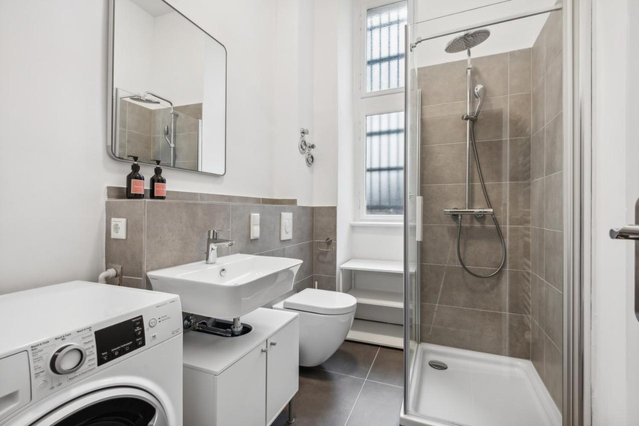 Comfy 2 Bedroom Apartment Charlottenburg - 3