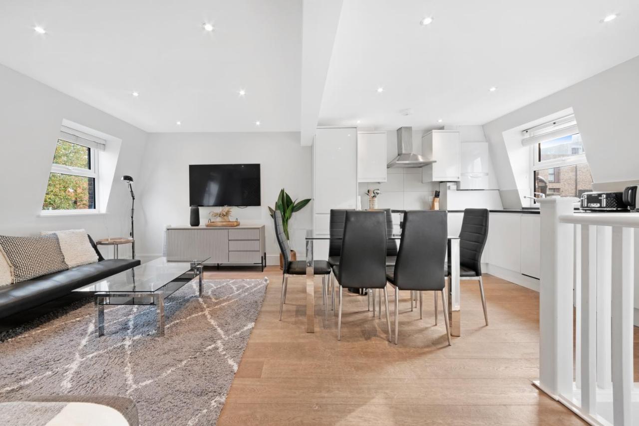 Split Level 3 Bed Apartment- Kings Cross Station - 4