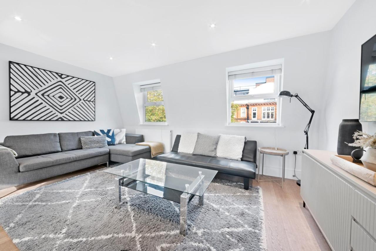 Split Level 3 Bed Apartment- Kings Cross Station - 5