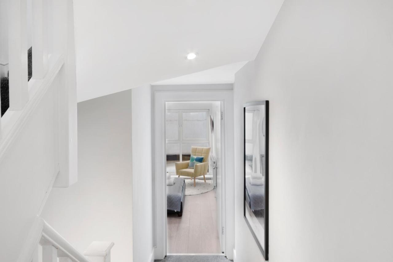 Split Level 3 Bed Apartment- Kings Cross Station - 3