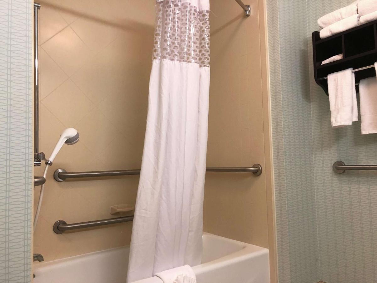 Hampton Inn & Suites Nashville at Opryland - 2