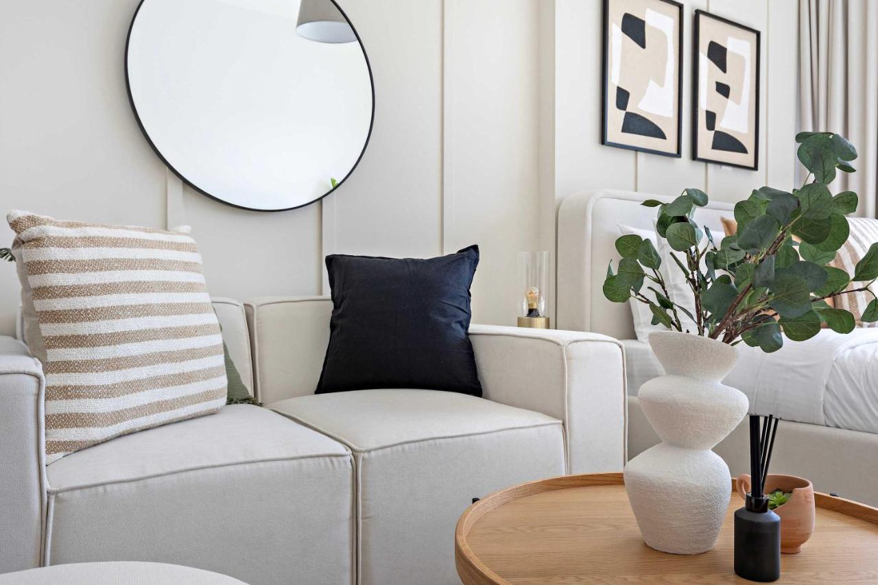 Silkhaus Vacation Homes Canal View Studio near Ferrari world - 5