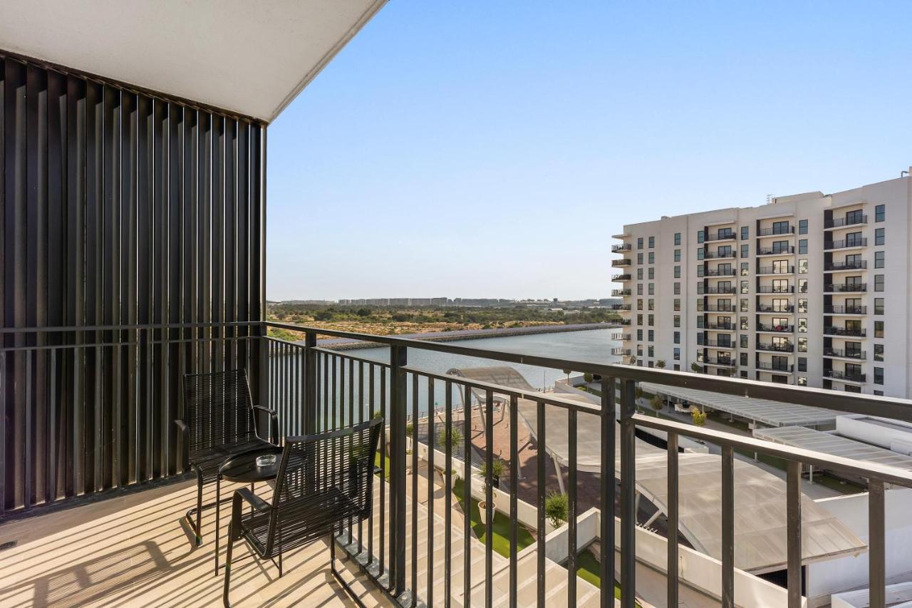 Silkhaus Vacation Homes Canal View Studio near Ferrari world - 2