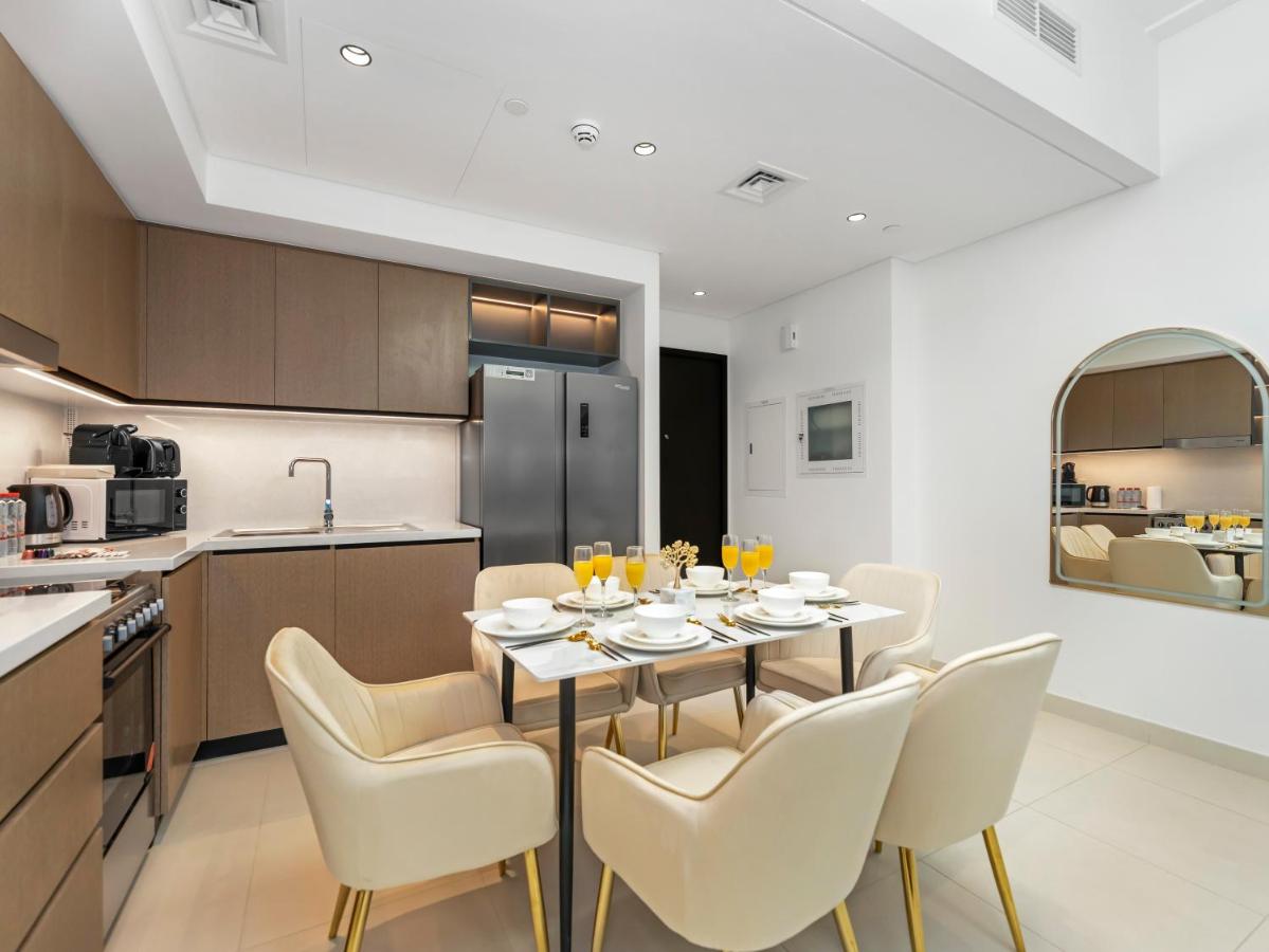 Luxury Downtown Dubai Apartment - 5 Mins Walk to Burj, Opera, Dubai Mall, Sleep 1-10 - 5