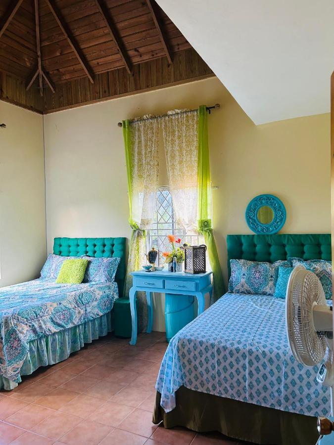 Coral Cove Cottage - 2