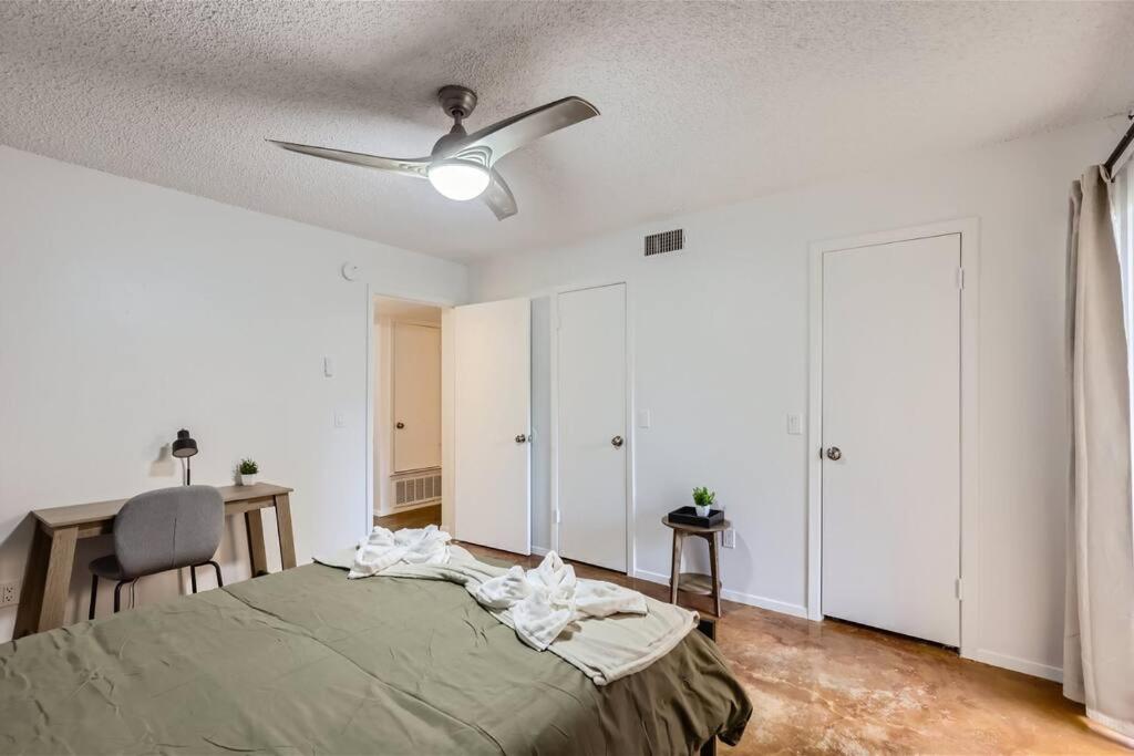 2B Getaway Steps to Dtwn - Sleeps 6 - Pool, Prkg - 3