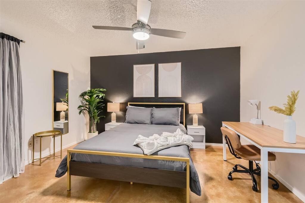 Walkable Dtwn 2B Getaway - Sleeps 5 - Pool, Prkg - 2