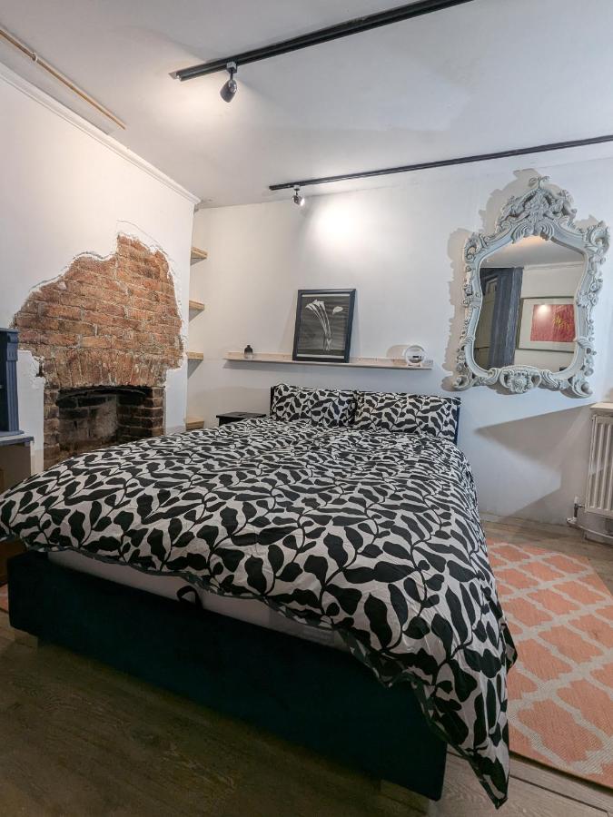 Peckham A Cool and Quirky 2 Bed taste of London - 2