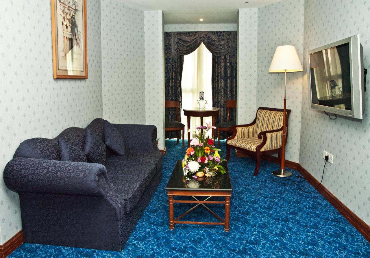 Regent Palace Hotel photo