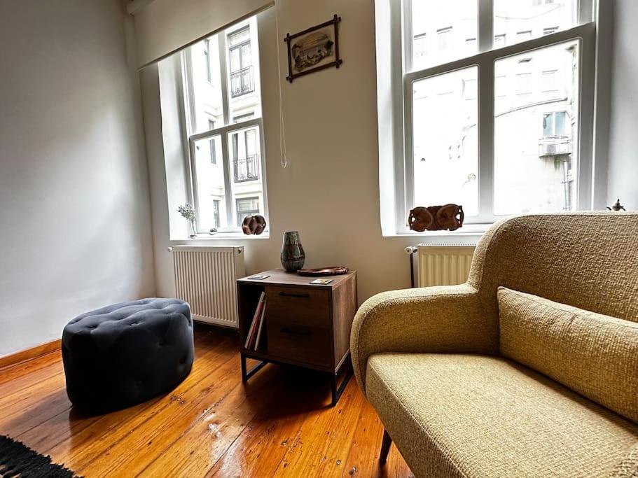 Historical Flat in Galata - Tatar Beyi Street - TRA 2026 Award-Winner - 5