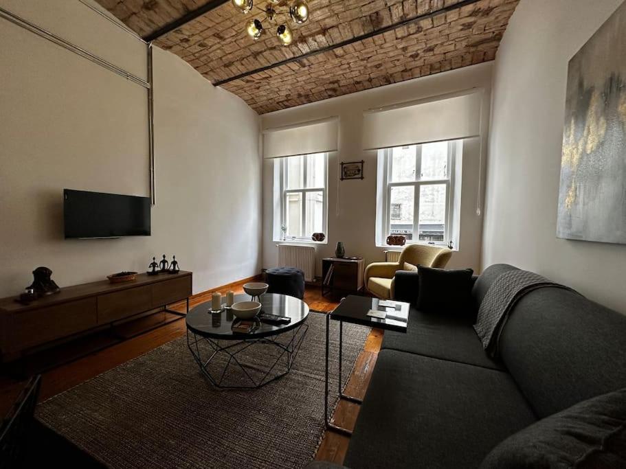 Historical Flat in Galata - Tatar Beyi Street - TRA 2026 Award-Winner - 4