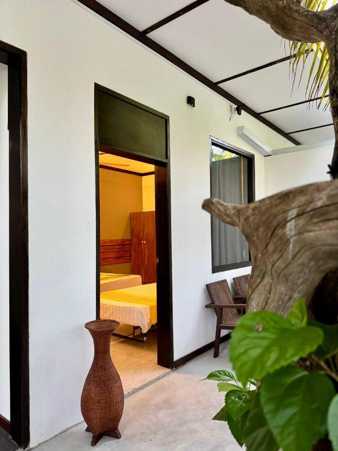 Seascape Retreats Dhigurah - 2