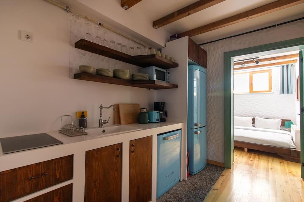 Authentic 1BR w Private Patio in Hype Cihangir - 3