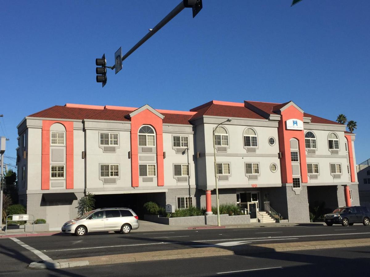 Hotel Aura SFO Airport FREE SHUTTLE — photo 16
