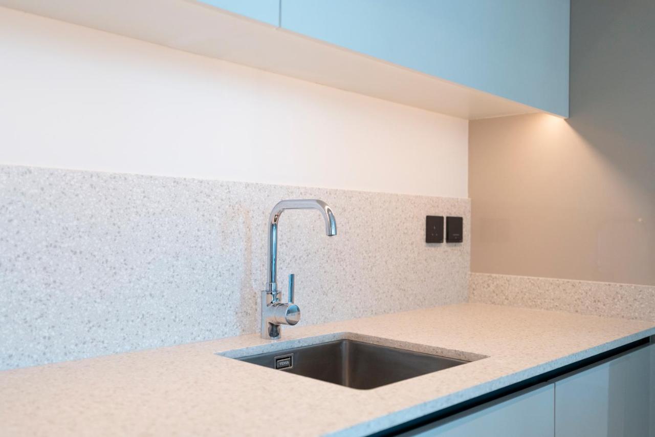 Coastal Chic 1 Bedroom Apartment w private beach - 3