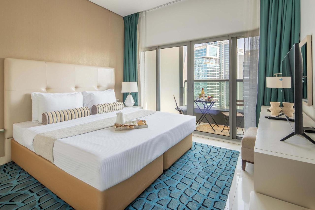 Frank Porter - Damac Cour Jardin