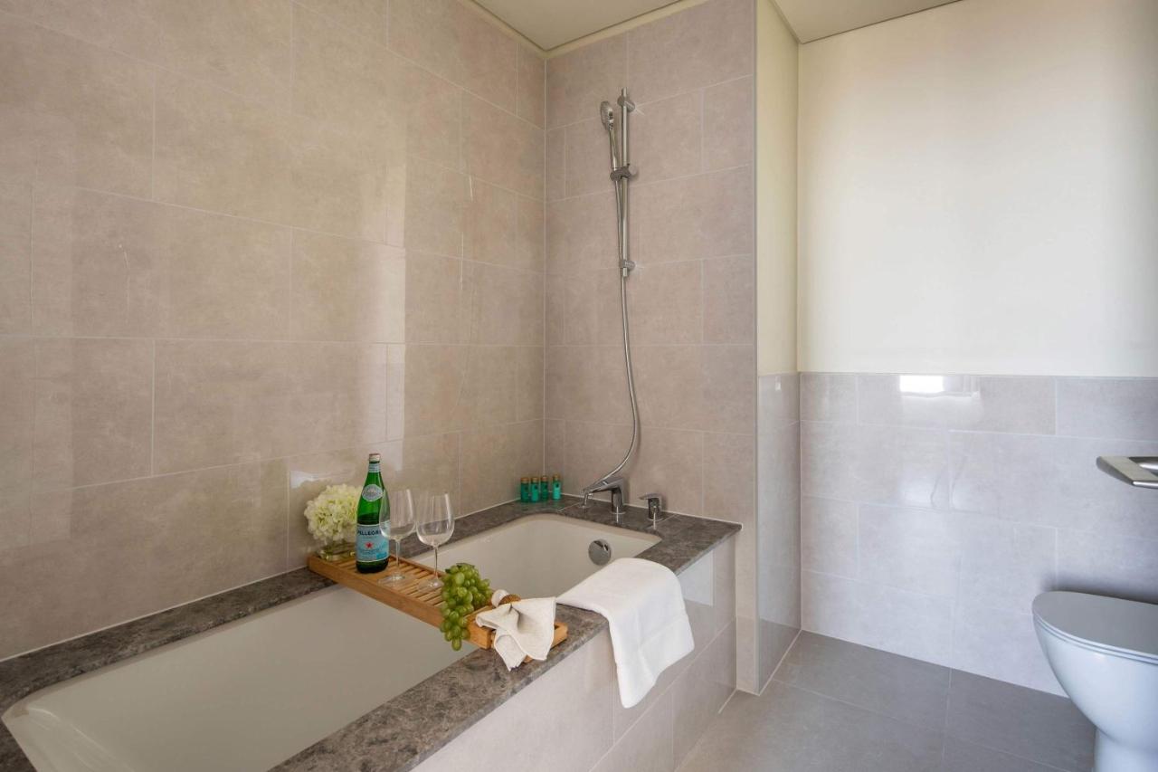 Frank Porter - Forte Tower 1 - 3