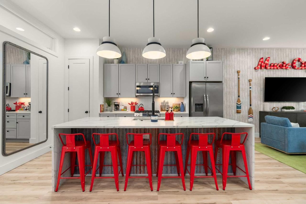 The Americana Abode Rooftop Hot Tub Game Room - 5