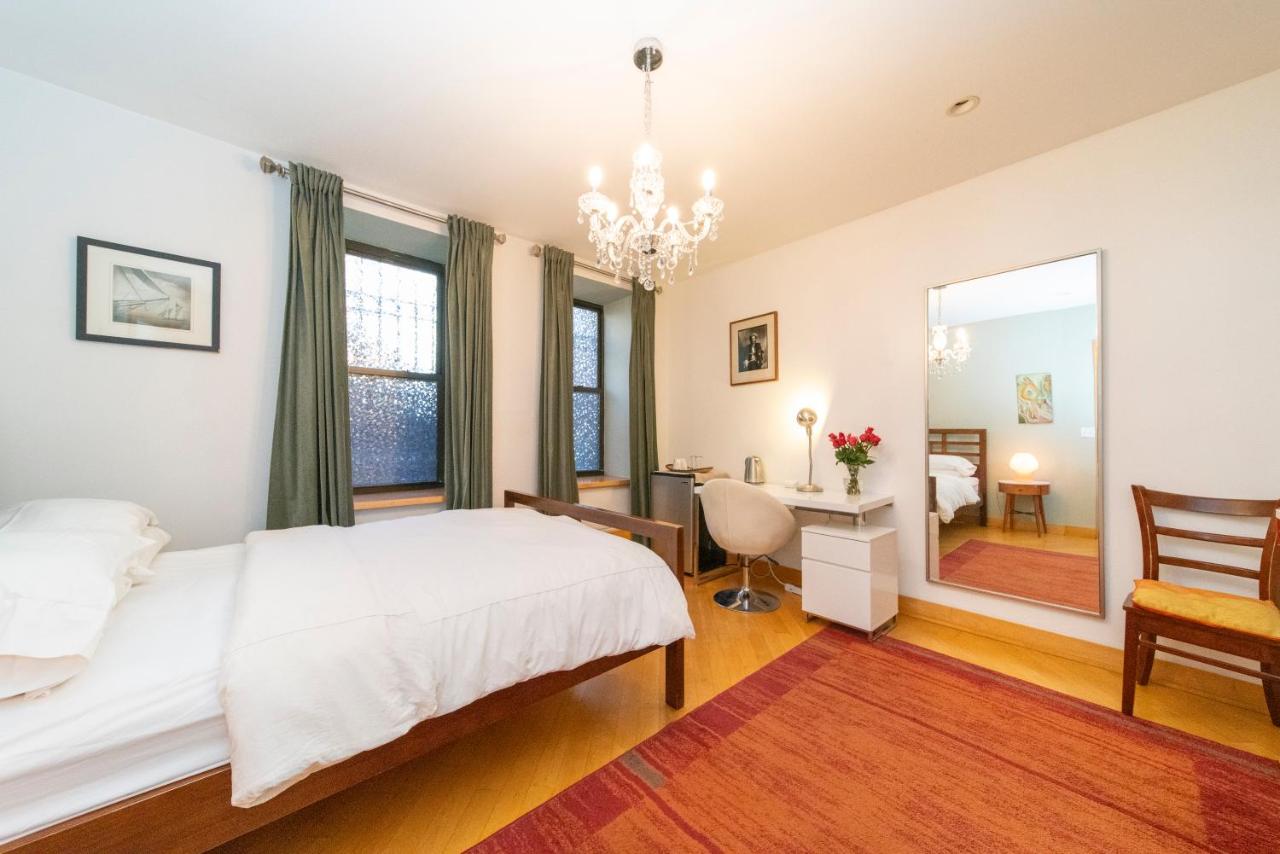 2 bedrooms with one private bathroom in lovely home - 2