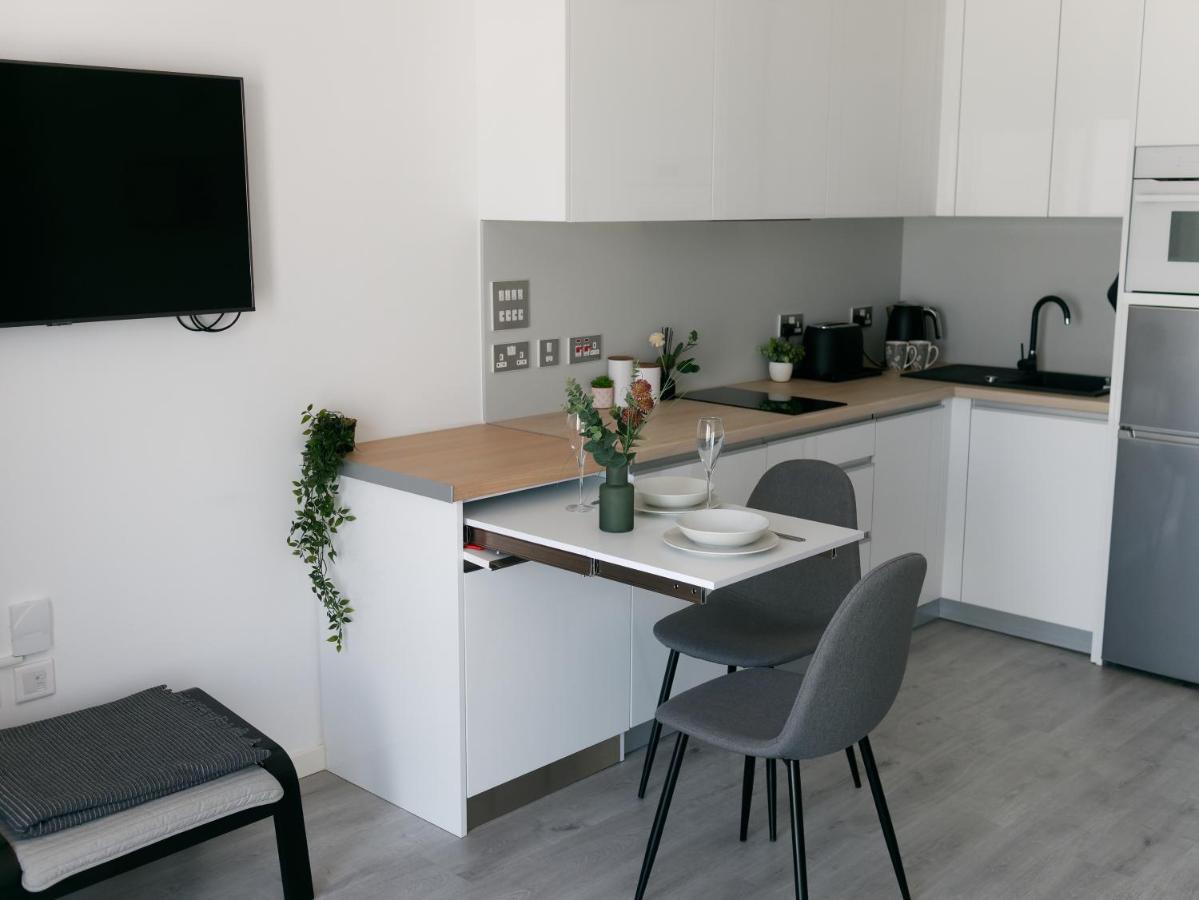 New CP High floor luxury studio with runway and sea view