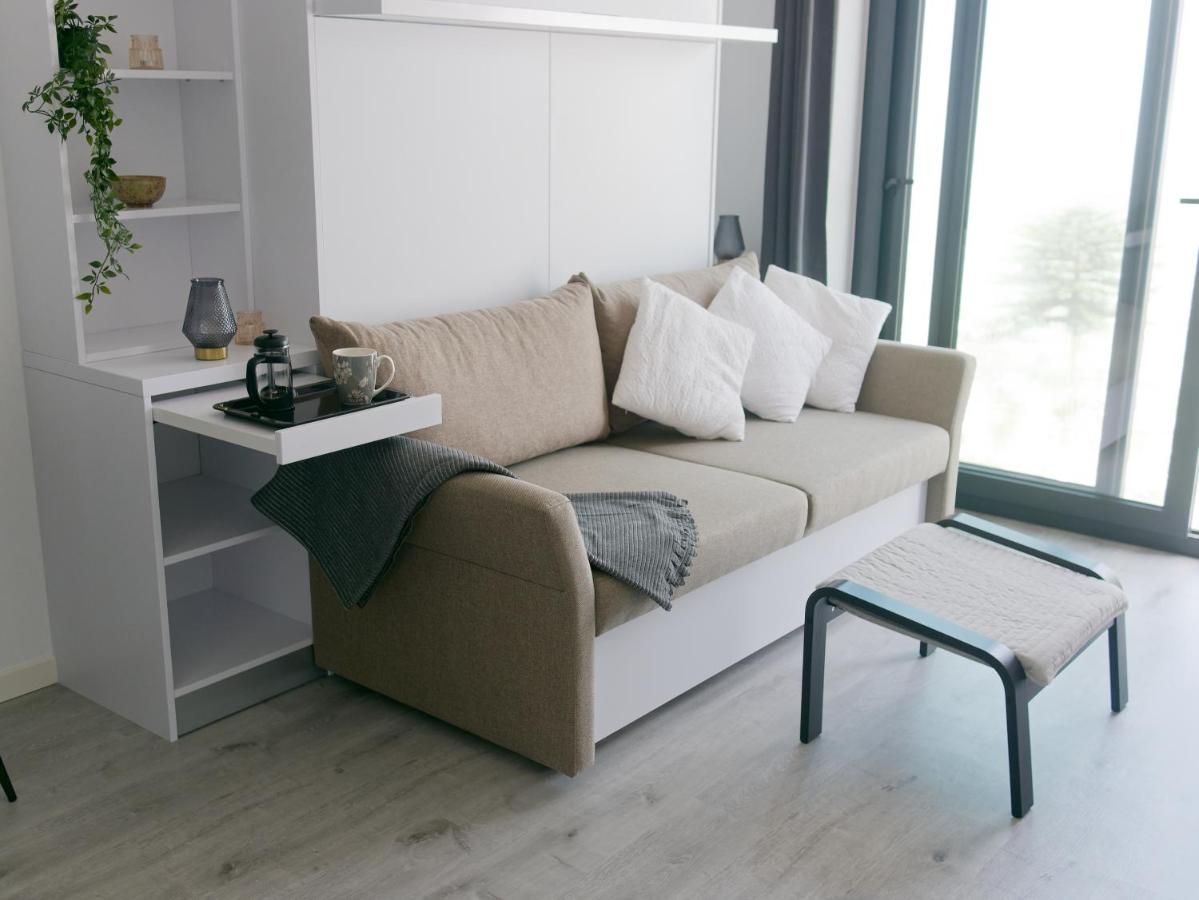 New CP High floor luxury studio with runway and sea view