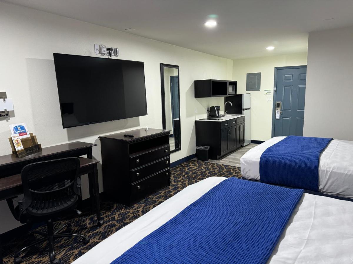 Lakeside Inn & Suites — photo 17