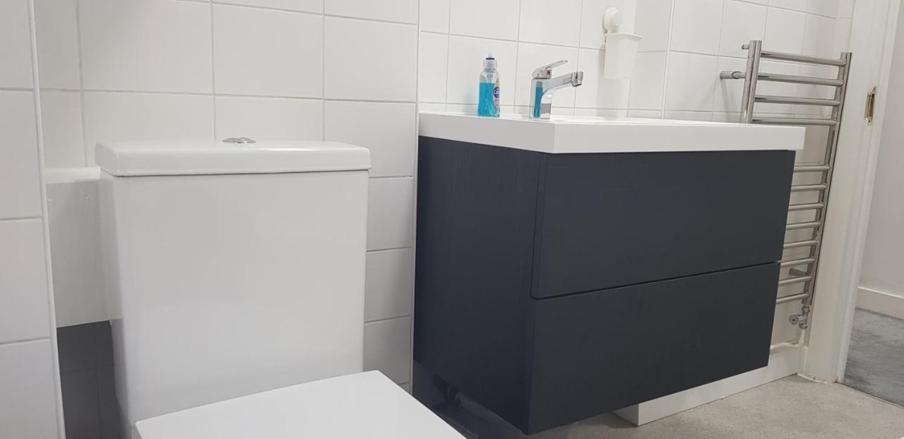 Entire Studio Aptartment on Main Edgware road, Near Marble arch, Oxford Street and Hyde Park - 3