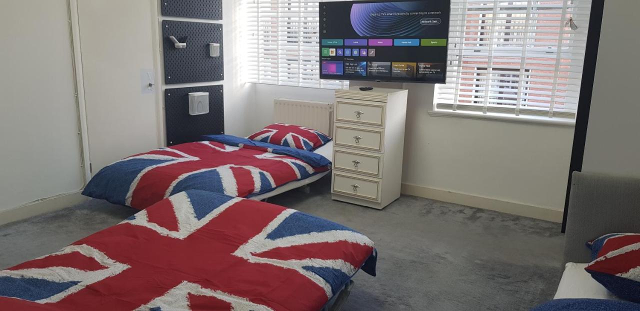 Entire Studio Aptartment on Main Edgware road, Near Marble arch, Oxford Street and Hyde Park - 2