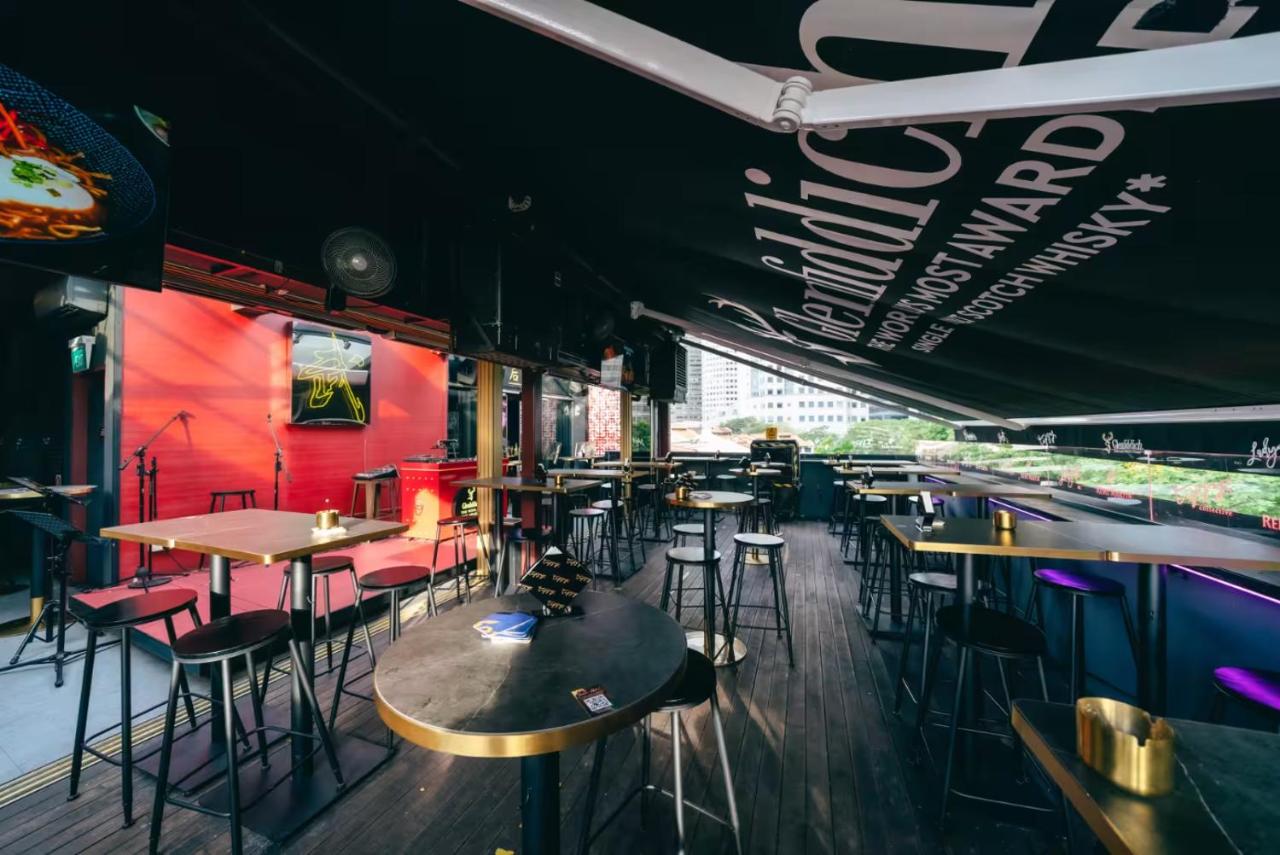 Bluewaters Female-Only Hostel - 4