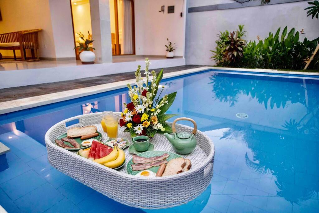 Bens Mertanadi Villa Two-Bedroom with Private Pool Kuta - 5