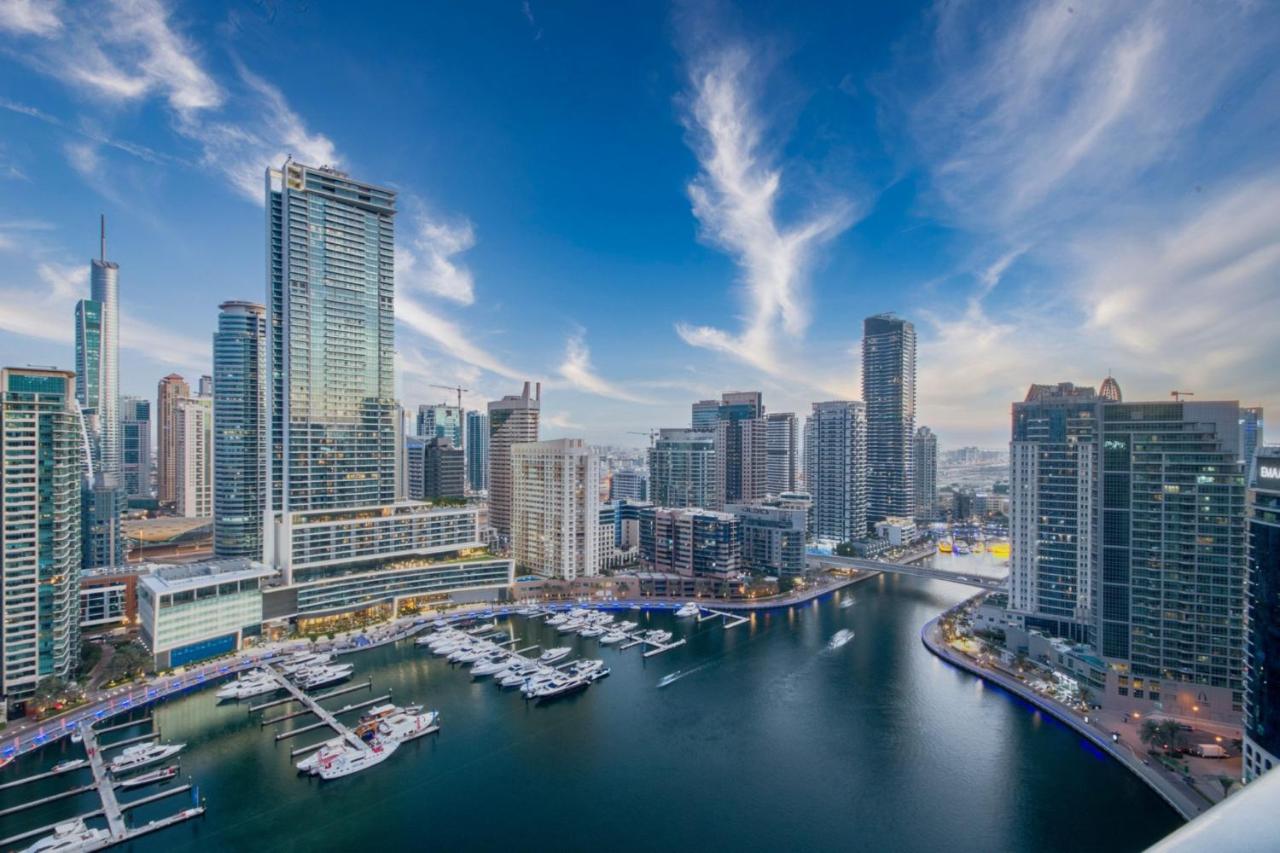 Marina Royale 3 Bedroom Apartment I Luxe Marina Harbour & Yacht Club Views I Nearby to a Beach I Free Pool, Gym, Wi-Fi and Parking I by Meerak