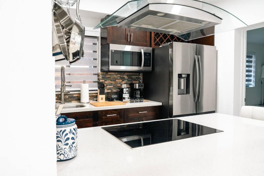 Luxury Retreat 3B ,2Ba POOL , Coral Gables Center - 5