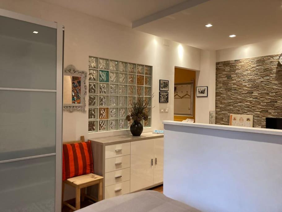 Windows on the garden - 3