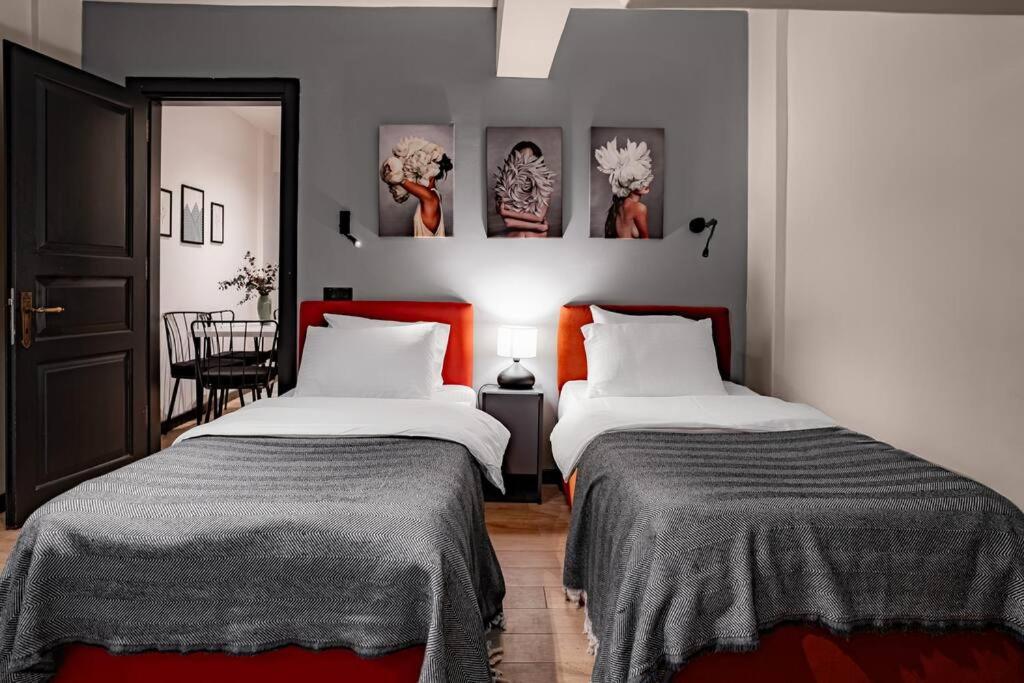 Spacious and Stylish 3BR w Private Garden - 2