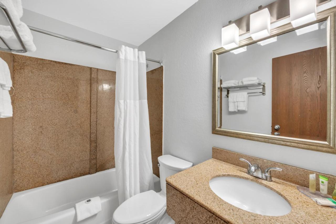 City Center Inn by I-64 Newport News — photo 24
