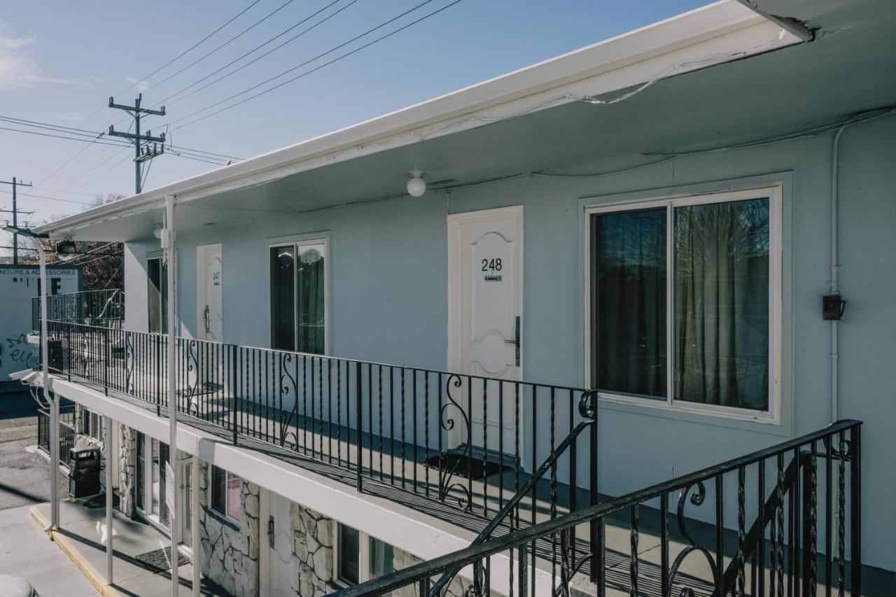 Hacienda Motel — photo 15