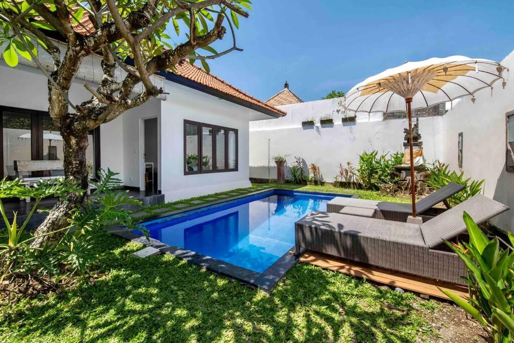 Bens Seminyak Villa Two-Bedroom with Private SwimmingPool - 4