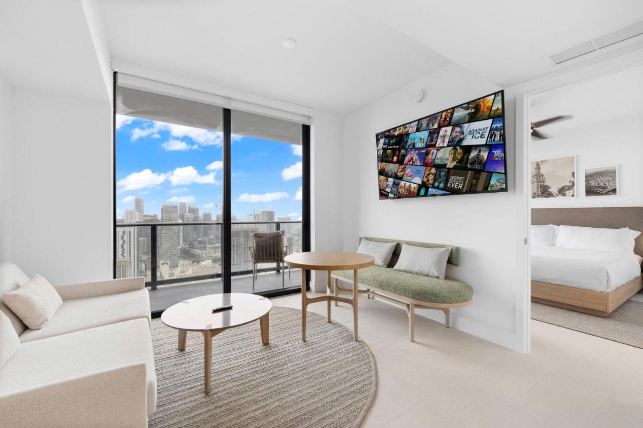 Stunning Condo with Free Parking on 46th Floor!