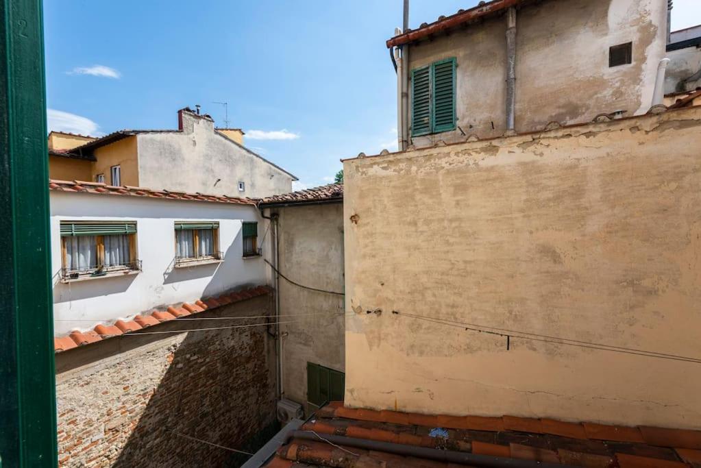 Live like a Florentine next to Santa Croce Square - 5