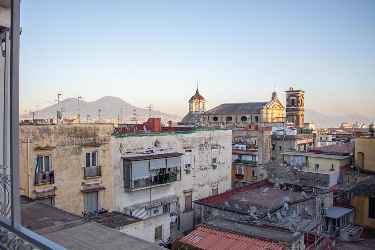 WANDERLUST SPACCANAPOLI Points Of View - 3