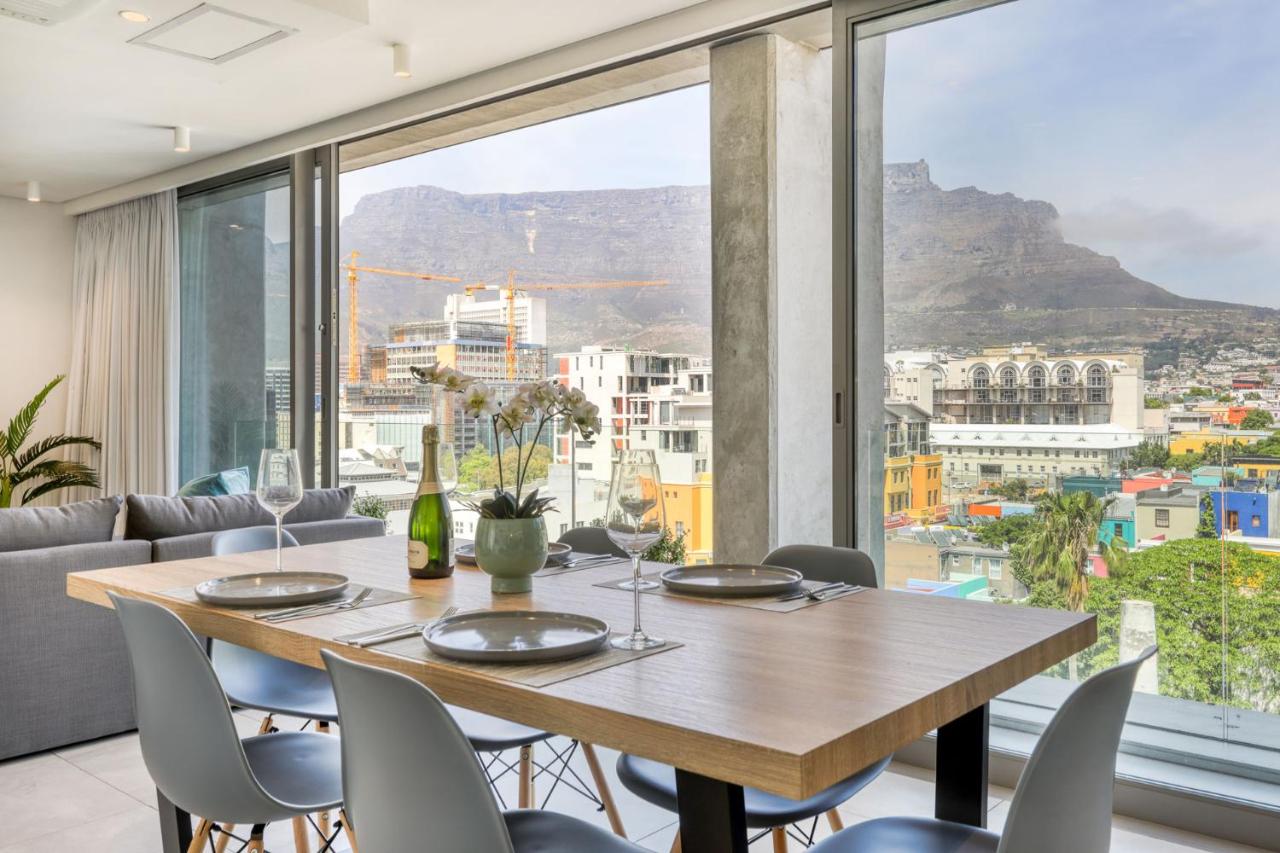 Always-Power Panoramic Mountain View Apartment