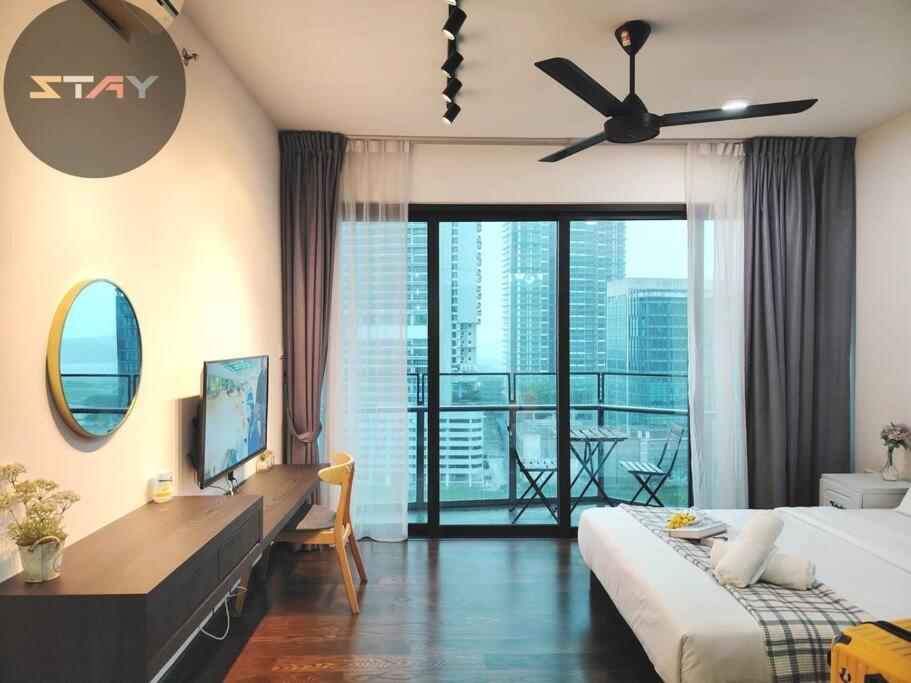 Almas Suites Cozy Stylish Studio by STAY