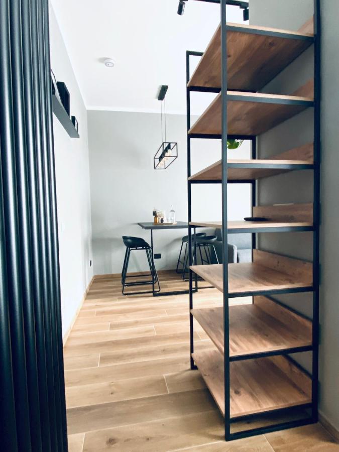 M4 BLACK Monolocale Moderno e Funzionale